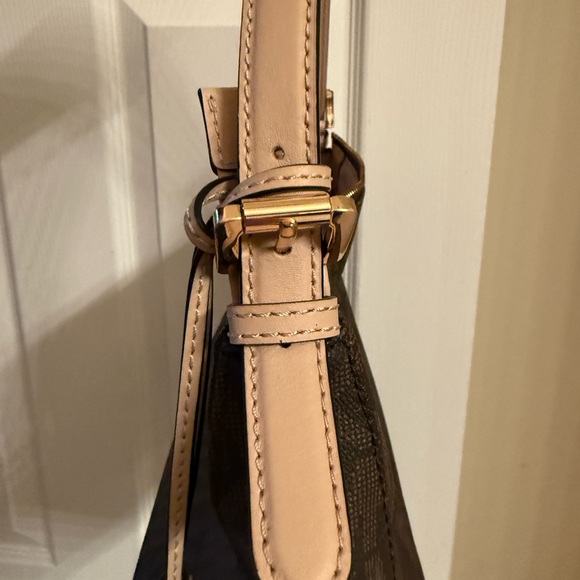 Michael Kors Black and Tan Logo Shoulder Bag - Picture 3 of 5